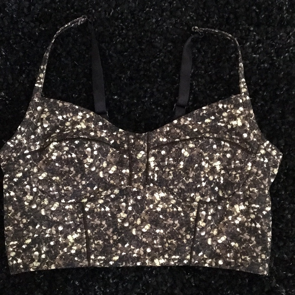 Lululemon sports bra!!